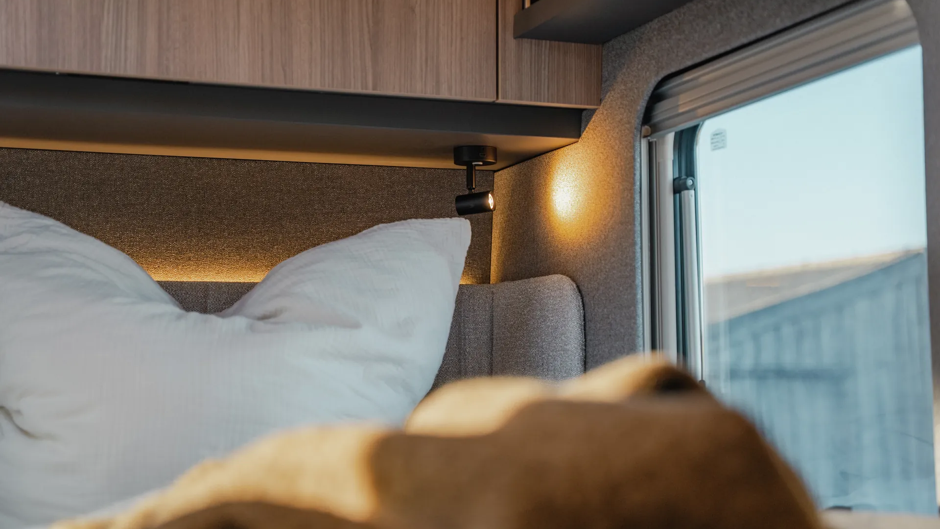 Hymer sleeping comfort with a multi‑zone cold foam mattress and plate spring system – for restful nights on every journey.